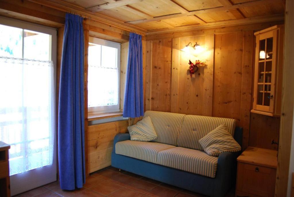 Appartamenti Chalet Orchidea 卡纳泽伊 外观 照片